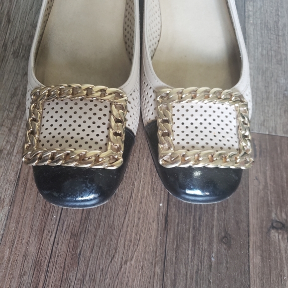 Stuart weizman nude flats - Picture 2 of 5